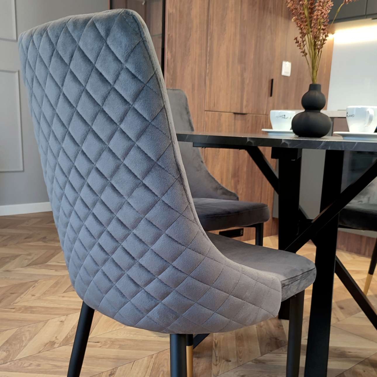 Krzesło welurowe tapicerowane Vermont Velvet grafitowe - obrazek 2