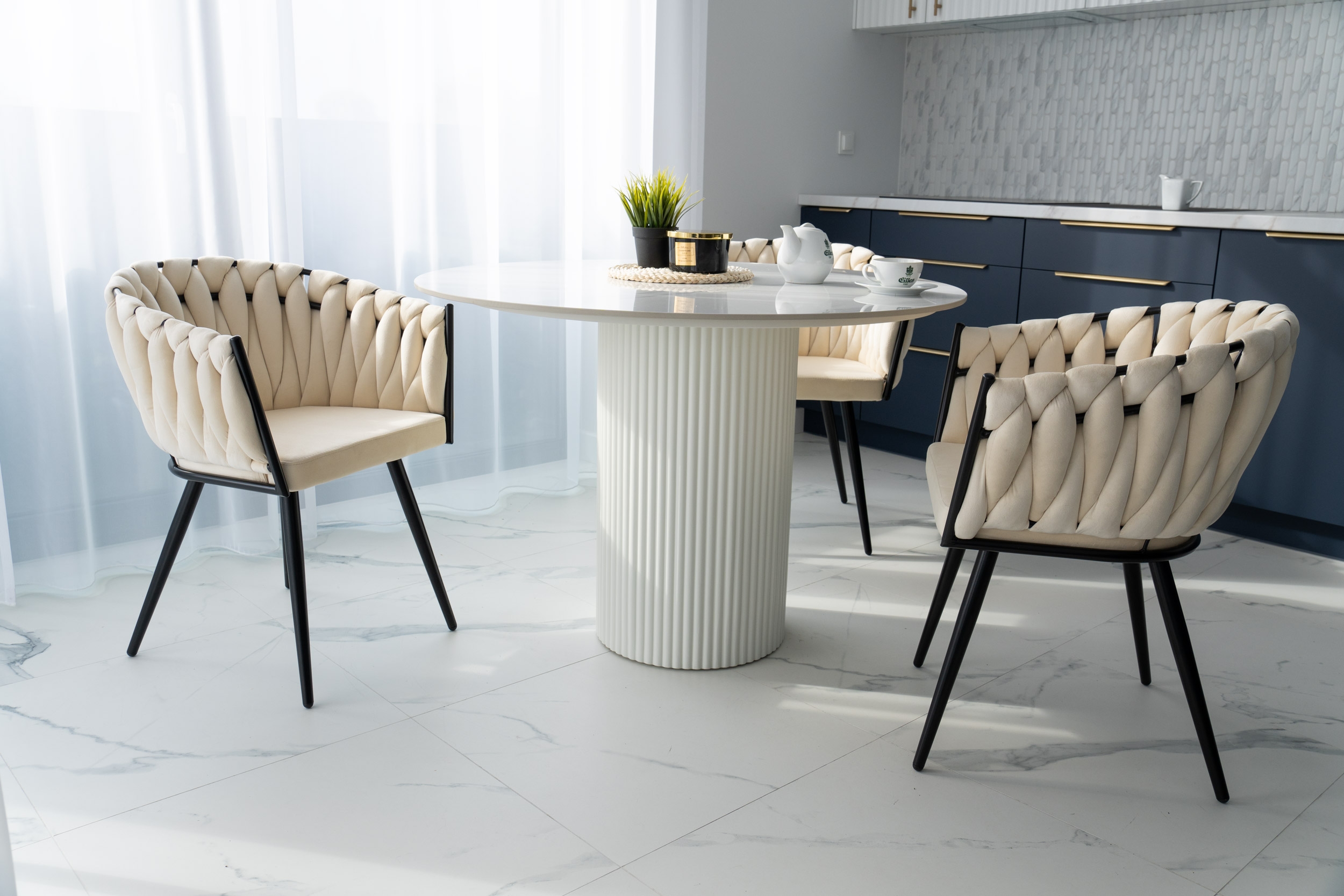 Krzesło welurowe plecione ASTON VELVET beżowe - obrazek 2