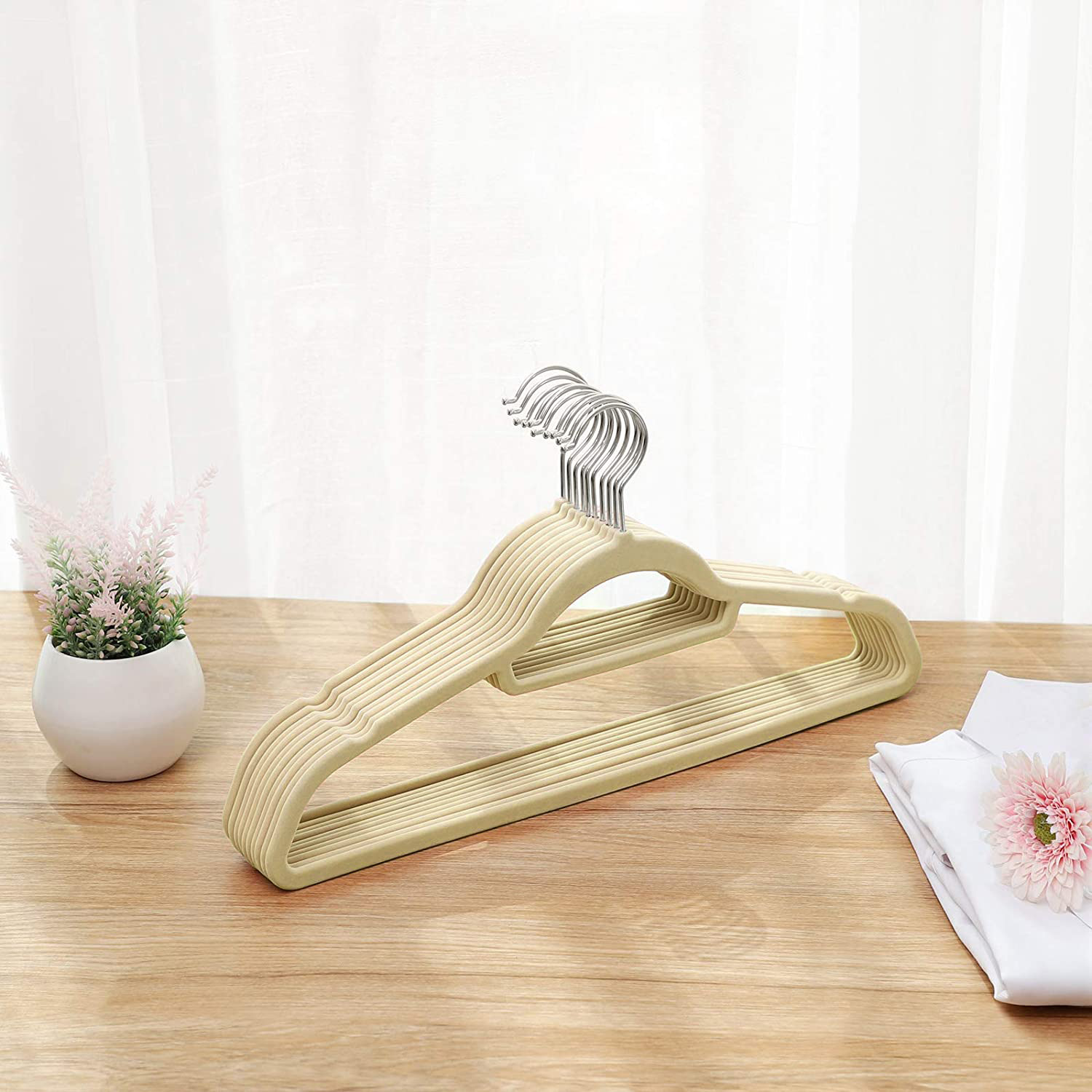 Wieszak welurowy Maxi komplet 50 sztuk beżowy - obrazek 6