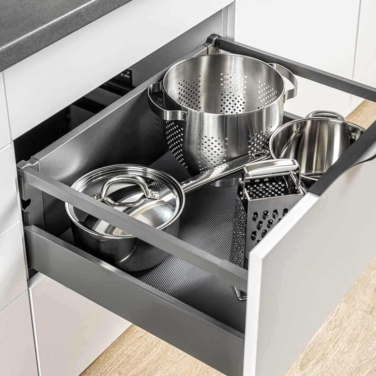 Mata antypoślizgowa do szuflad LARGO 48X300 szara - obrazek 4