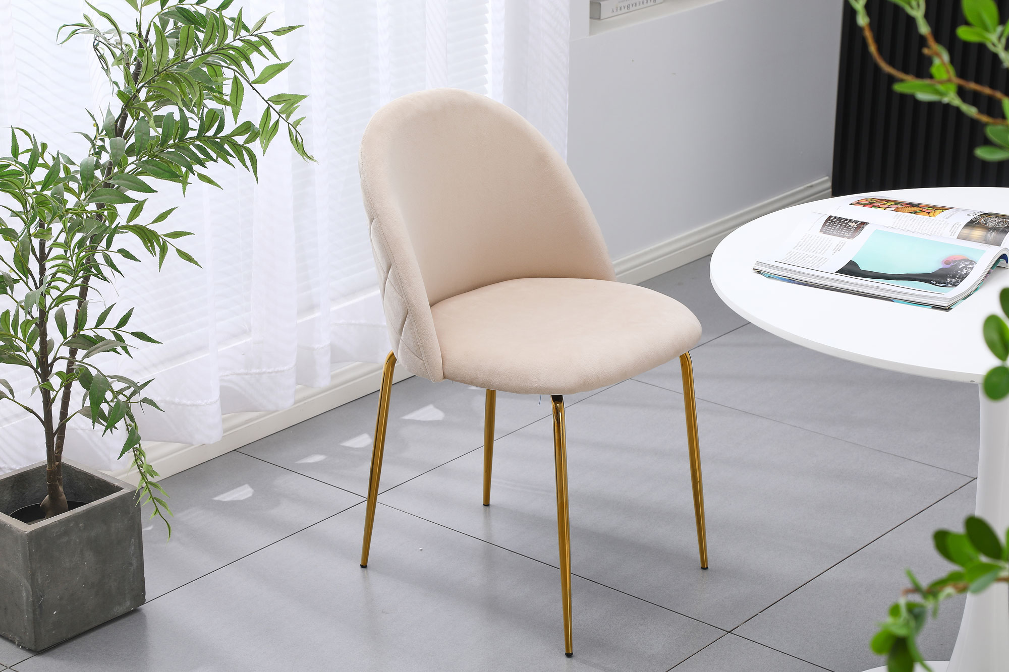 Krzesło welurowe Fargo Gold Velvet beżowe - obrazek 5